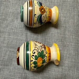 Vintage Hand-Painted Italian Ceramic Salt & Pepper Shakers – “Sorrento” Style